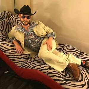 Meet your Posher, Justin